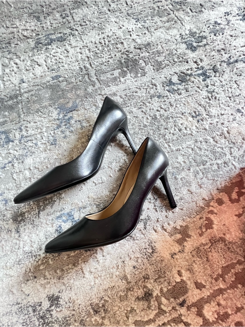 Natulazer Black Pointed-Toe Leather Pumps - Picture 5 of 9